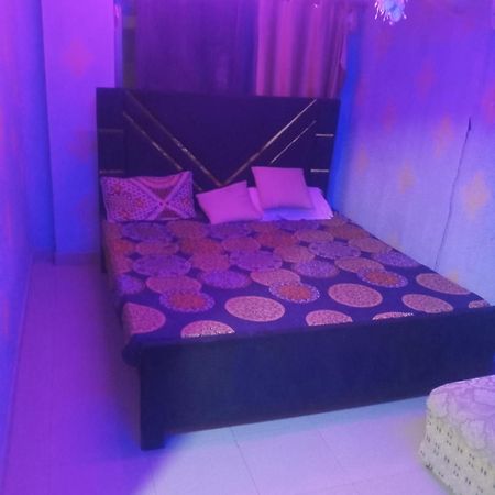 Aj Room Service Civic Center Rávalpindí Exteriér fotografie
